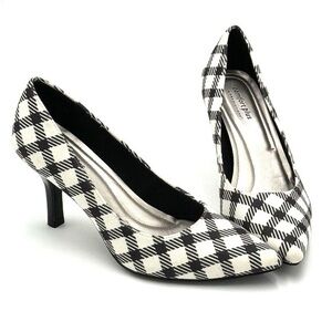 Predictions Comfort Plus Black & White Point Toe Heels - Great Condition
